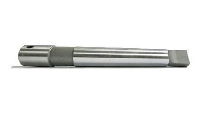 Annular cutter holders and extenstions for 5-7/8 inch diameter carbide tipped annular cutters